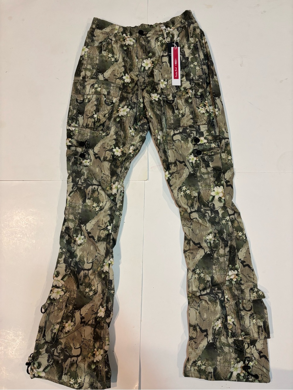 Size L - Smoke Rise RED Floral Camo Stacked Cargo Pants Green NWT